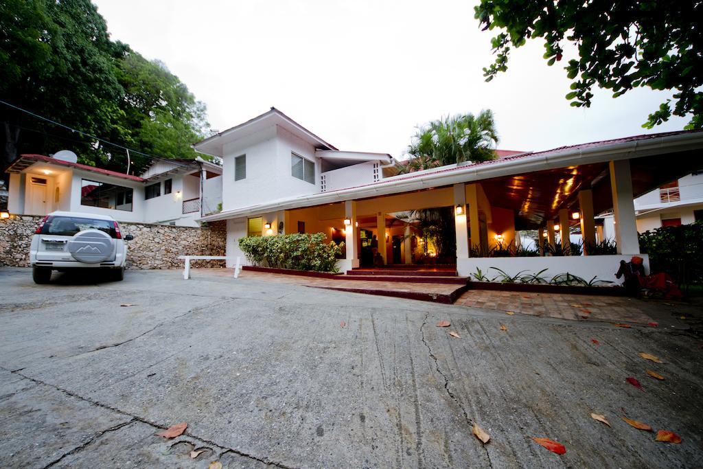 Hotel Mont Joli Cap-Haitien Bagian luar foto