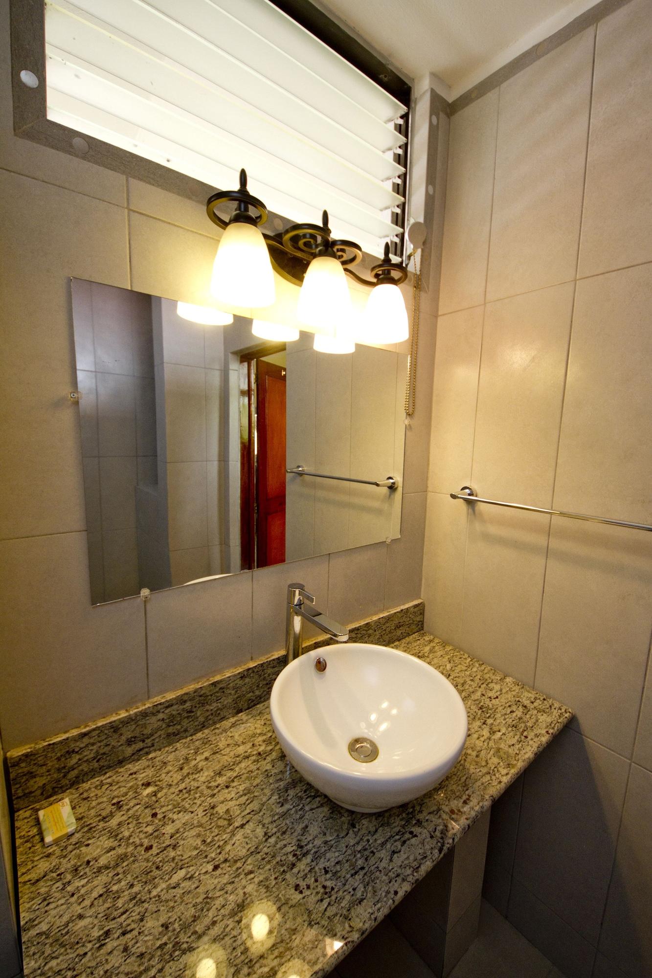 Hotel Mont Joli Cap-Haitien Bagian luar foto