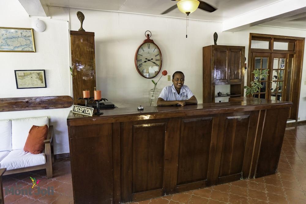 Hotel Mont Joli Cap-Haitien Bagian luar foto