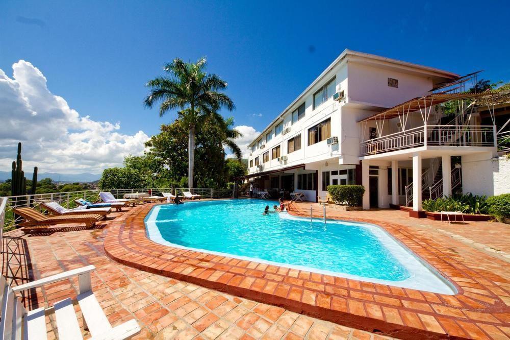 Hotel Mont Joli Cap-Haitien Bagian luar foto