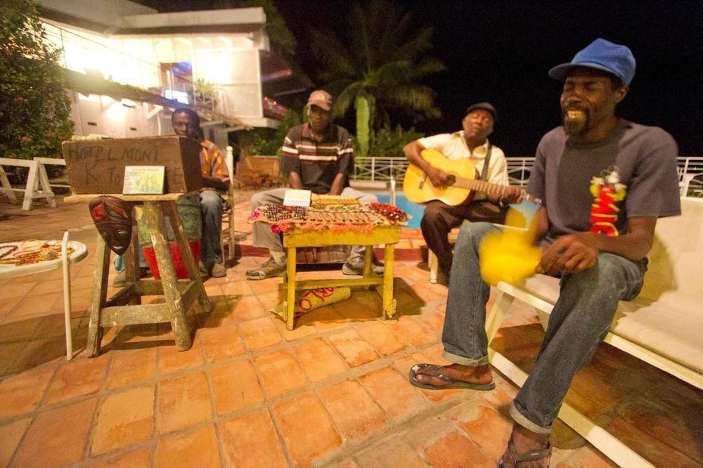 Hotel Mont Joli Cap-Haitien Bagian luar foto