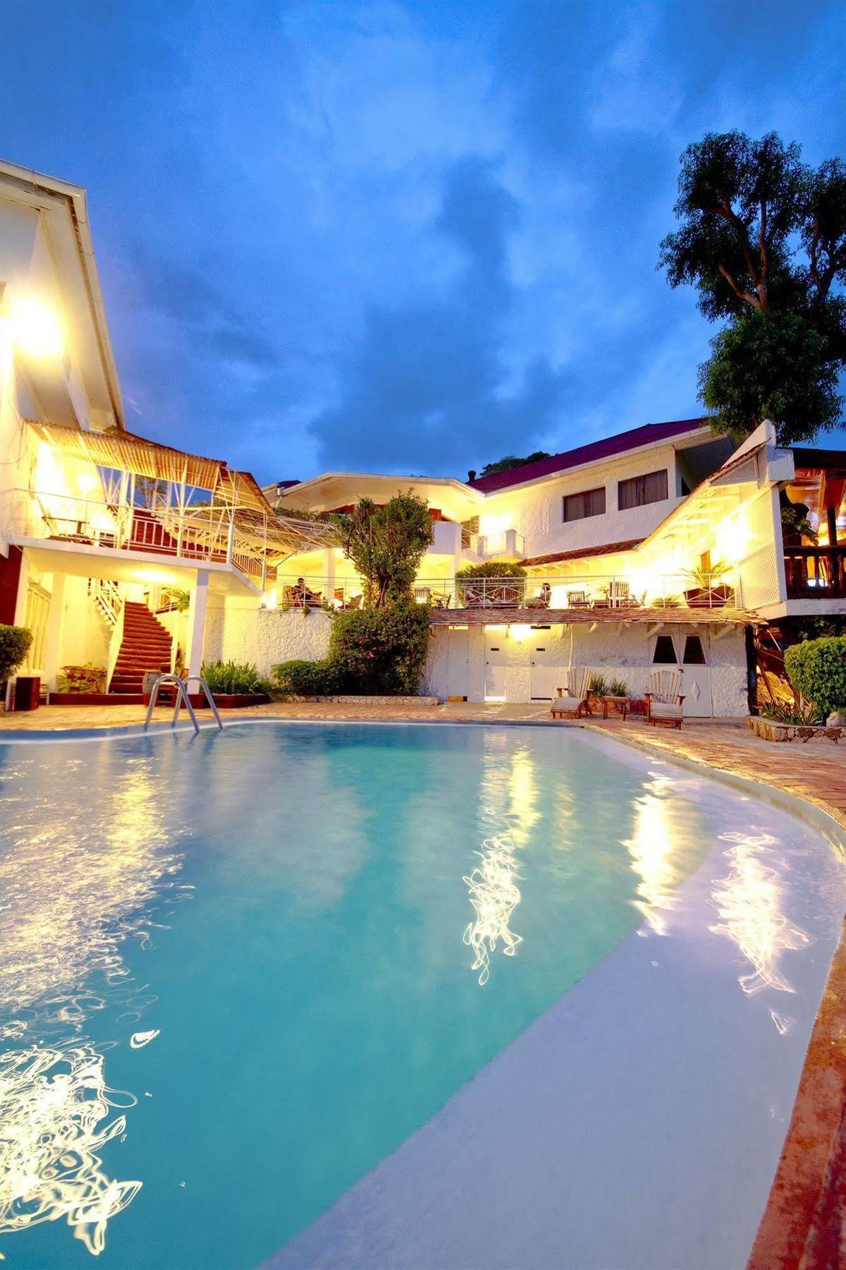 Hotel Mont Joli Cap-Haitien Bagian luar foto