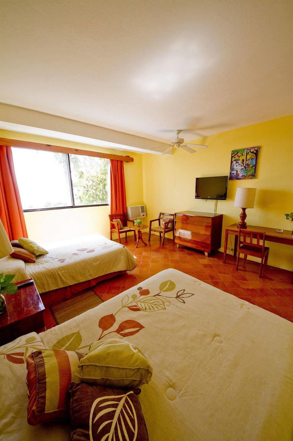 Hotel Mont Joli Cap-Haitien Bagian luar foto