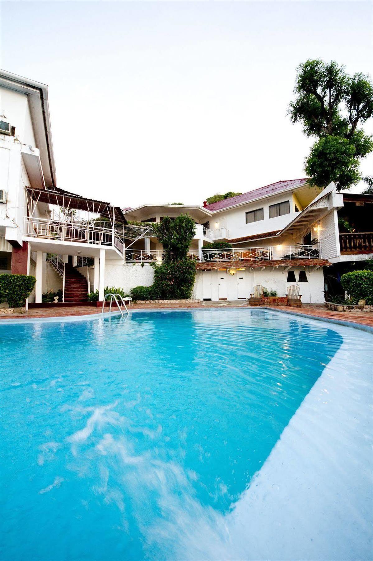 Hotel Mont Joli Cap-Haitien Bagian luar foto