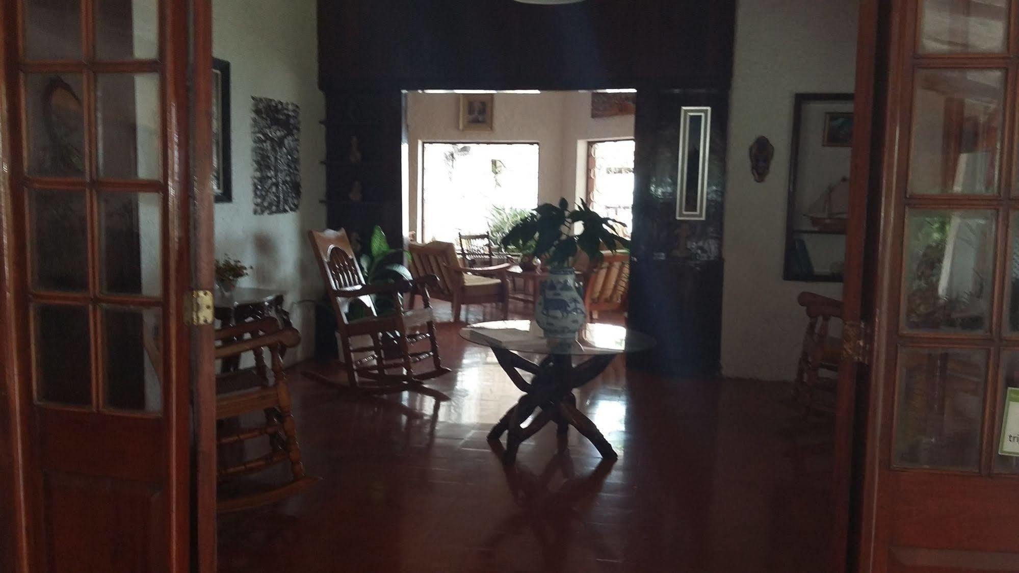 Hotel Mont Joli Cap-Haitien Bagian luar foto